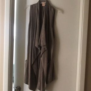 Sleeveless long vest